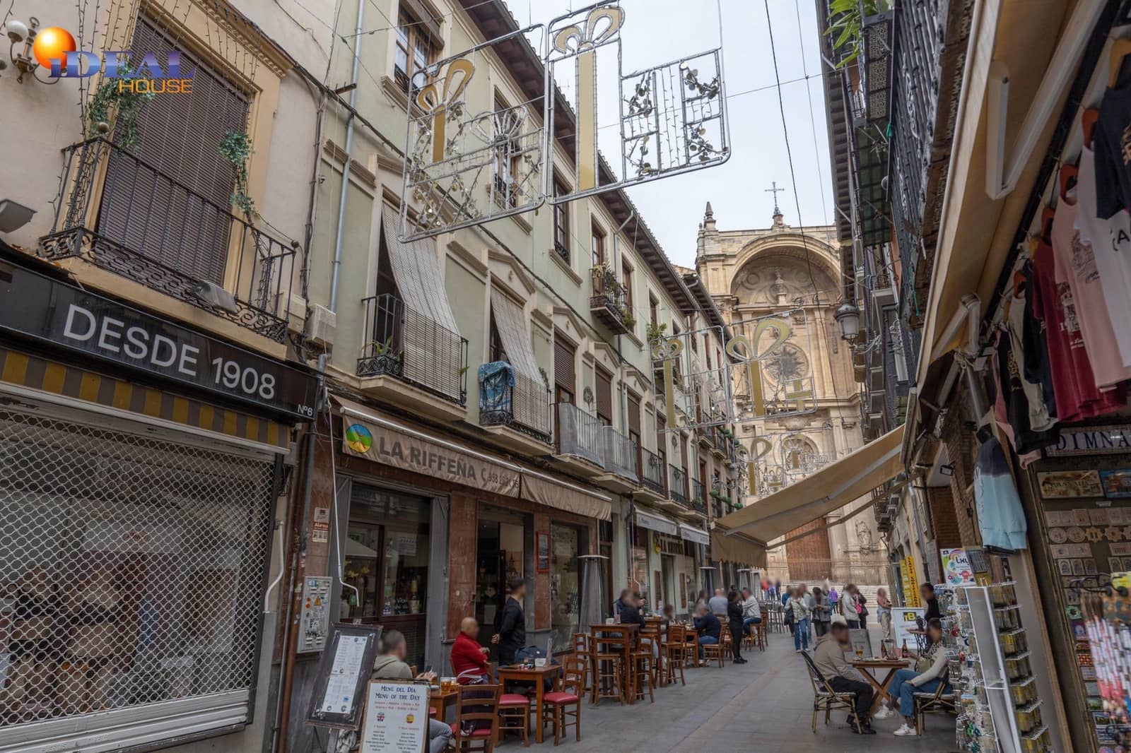 Ático de 4 habitaciones en Granada ciudad en venta - 265.000 € (Ref: 9433902)