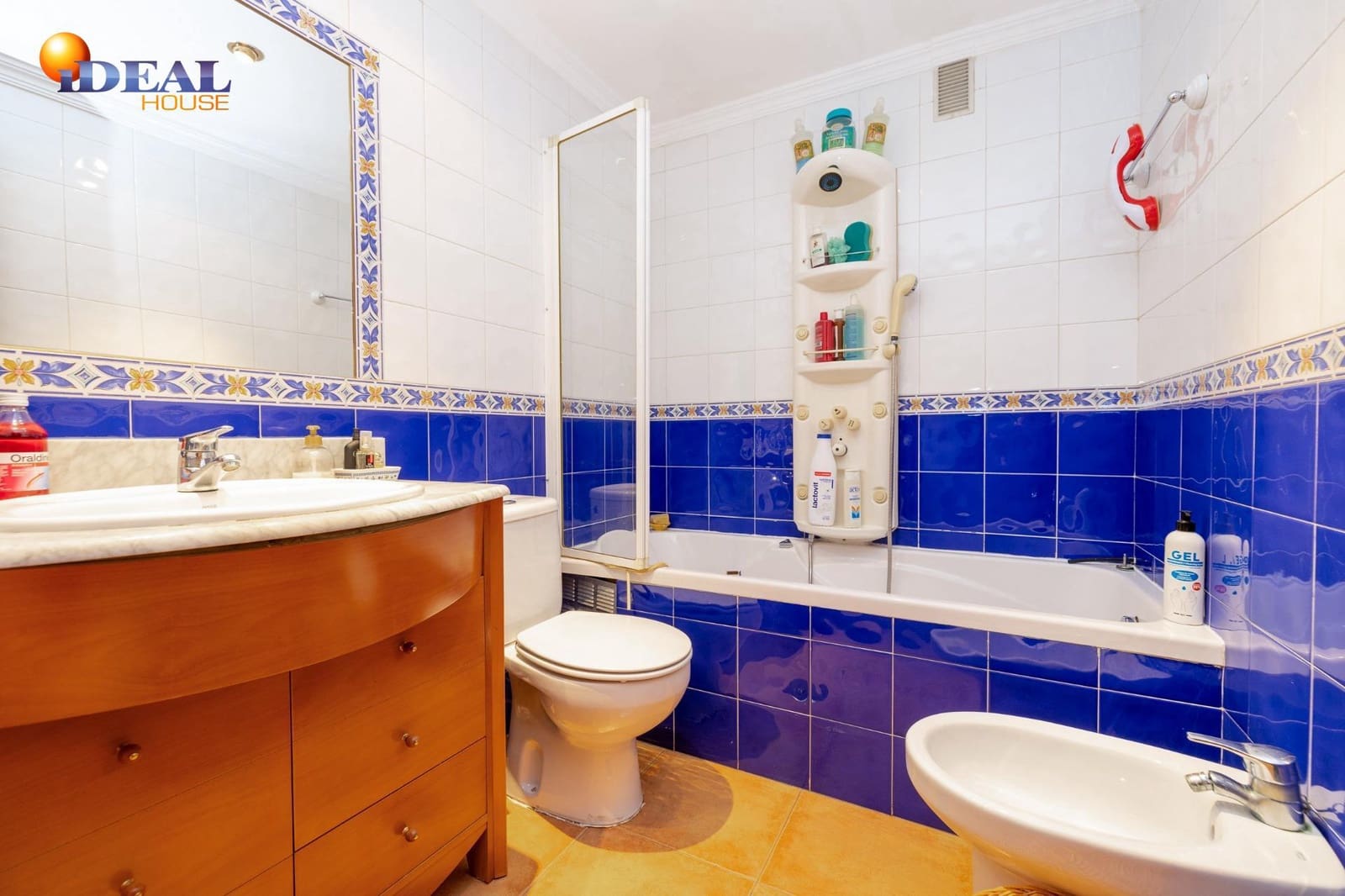 4 bedroom Flat for sale in Granada city with garage - € 374,900 (Ref: 9433903)