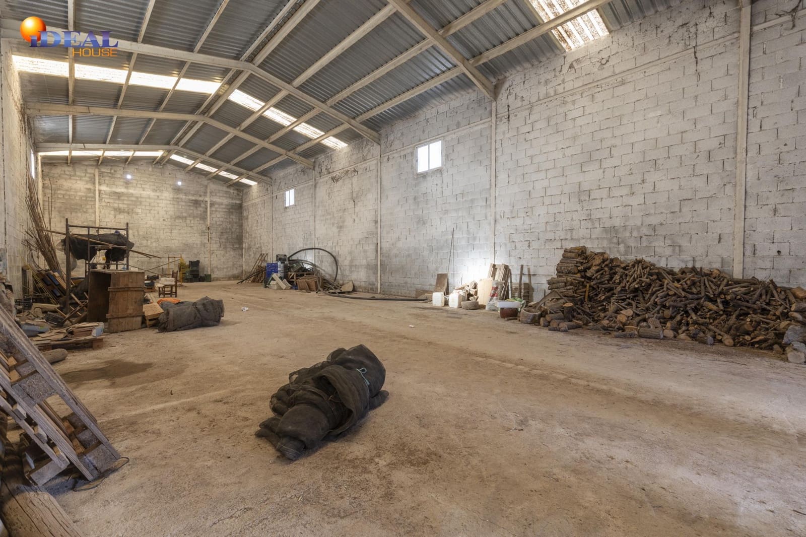 Business for sale in Albolote - € 155,000 (Ref: 9433904)