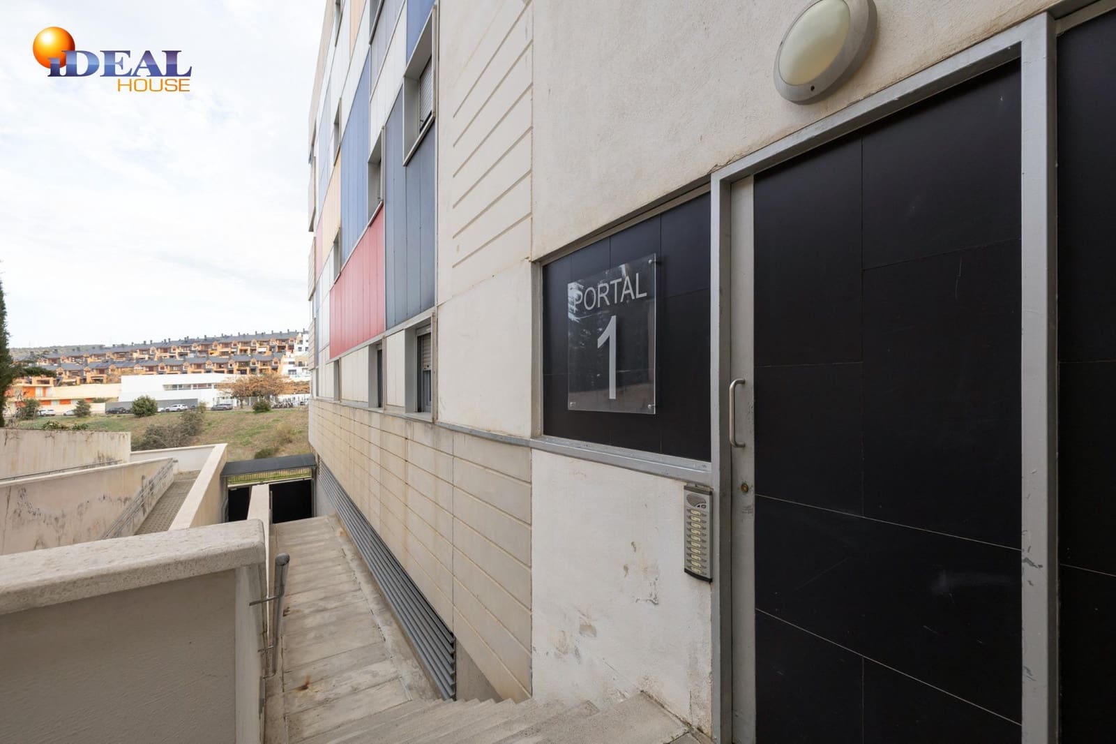 3 bedroom Flat for sale in Granada city with garage - € 239,000 (Ref: 9433907)