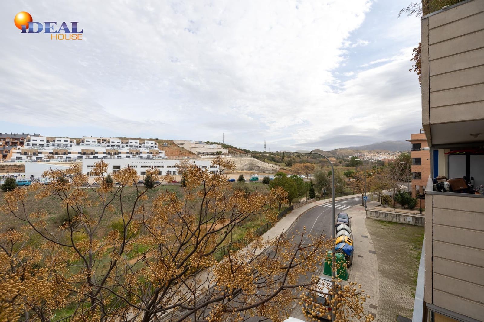 3 bedroom Flat for sale in Granada city with garage - € 239,000 (Ref: 9433907)