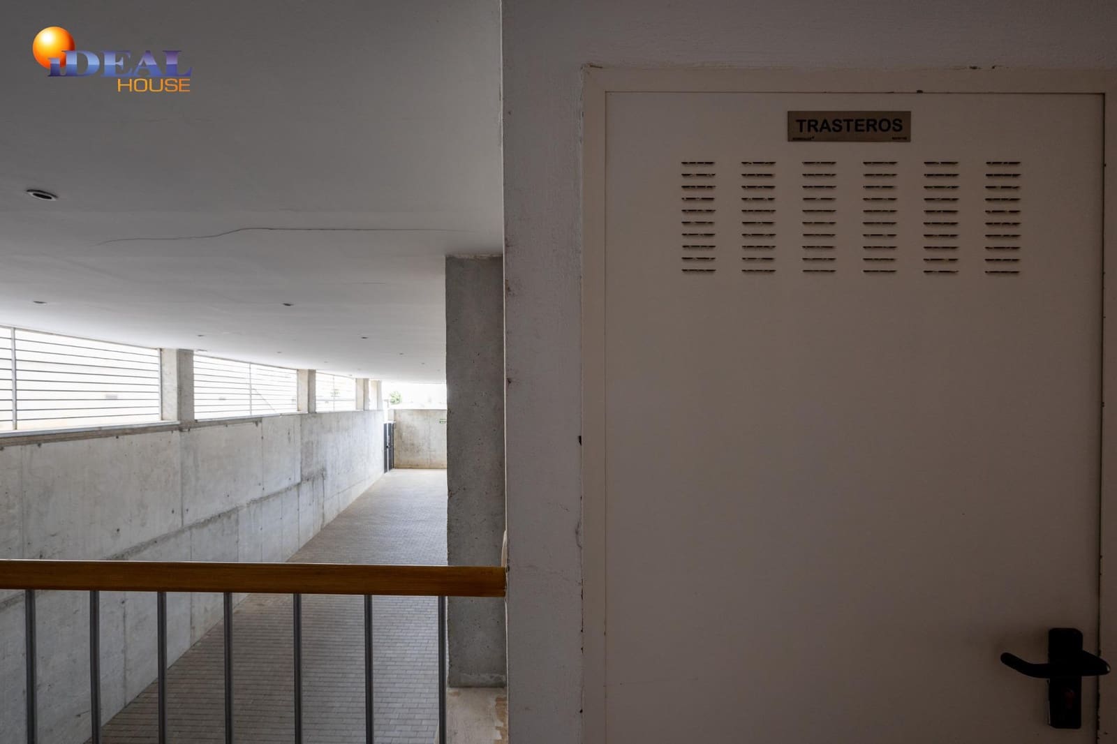 3 bedroom Flat for sale in Granada city with garage - € 239,000 (Ref: 9433907)