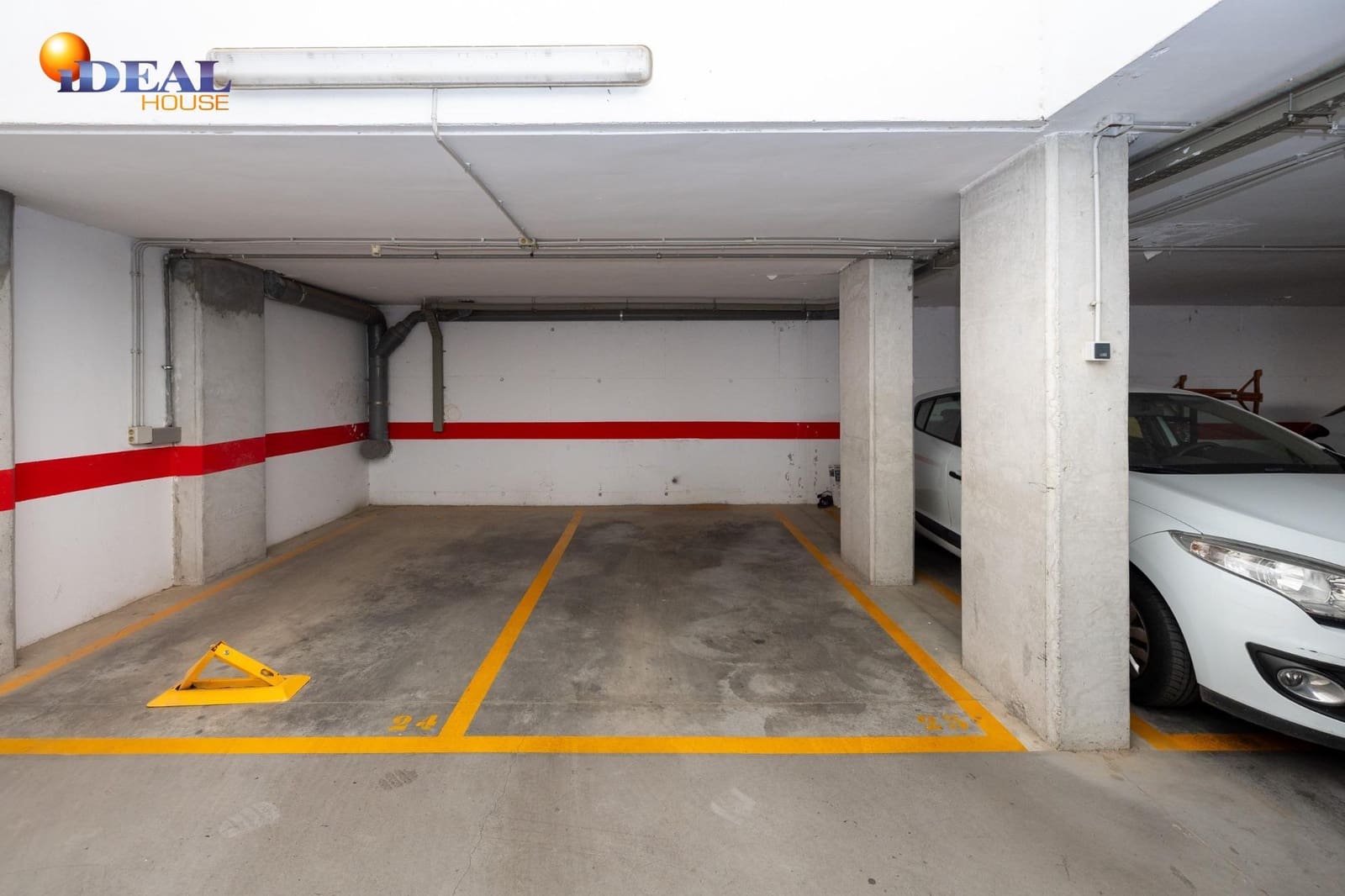 3 bedroom Flat for sale in Granada city with garage - € 239,000 (Ref: 9433907)