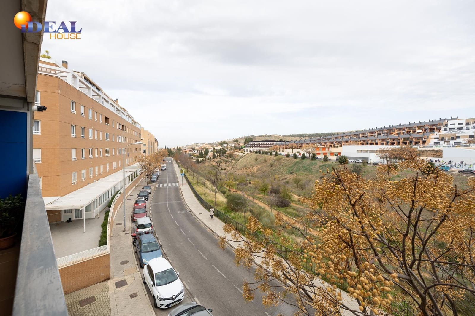 3 bedroom Flat for sale in Granada city with garage - € 239,000 (Ref: 9433907)