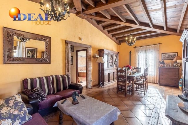 4 makuuhuone Huvila myytävänä paikassa La Zubia mukana 
autotalli - 795 000 € (Ref: 9433911)