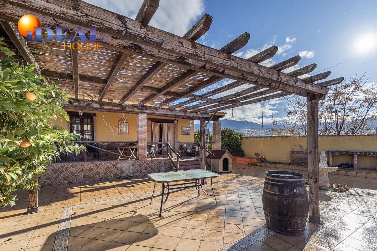 4 makuuhuone Huvila myytävänä paikassa La Zubia mukana 
autotalli - 795 000 € (Ref: 9433911)