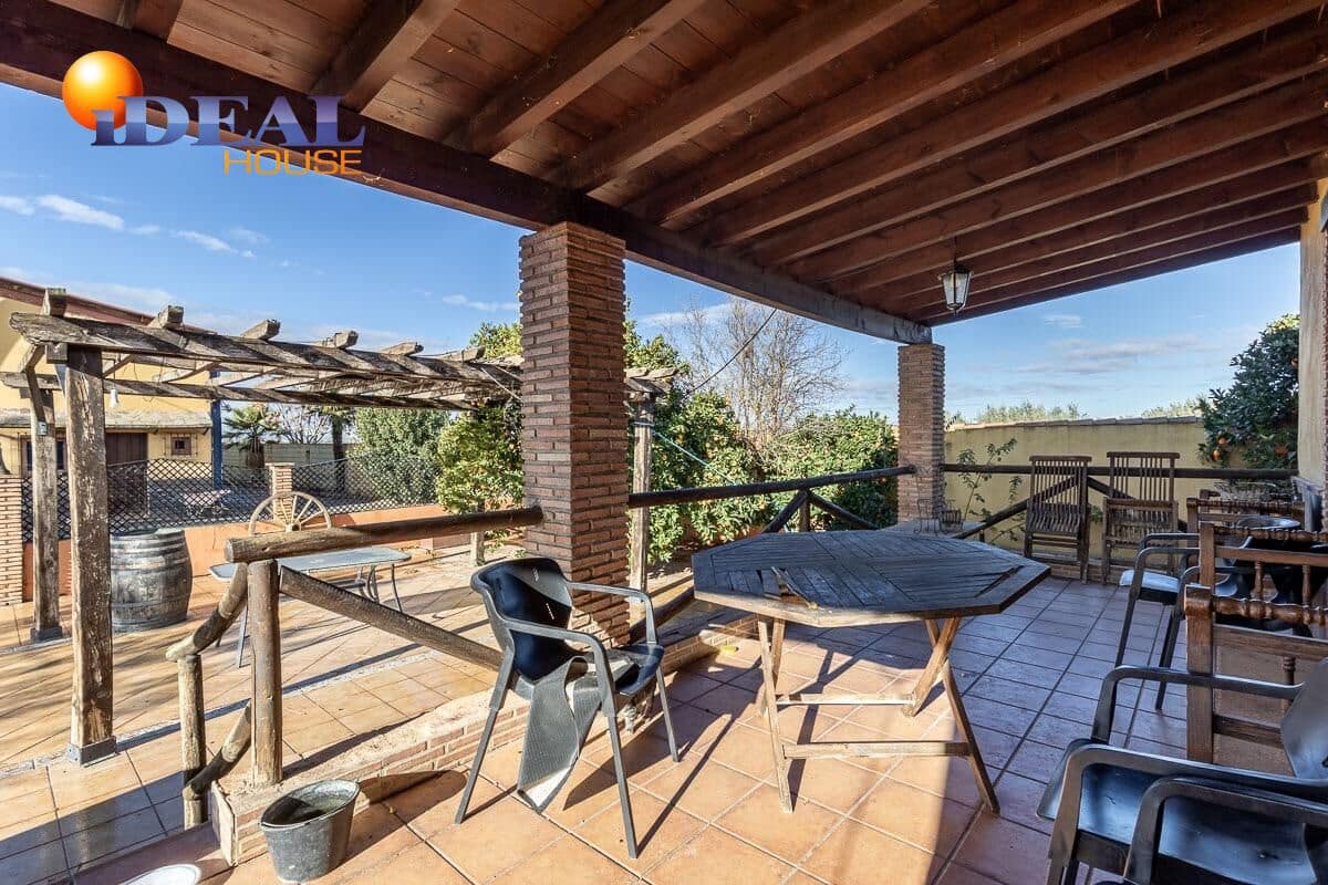 4 makuuhuone Huvila myytävänä paikassa La Zubia mukana 
autotalli - 795 000 € (Ref: 9433911)