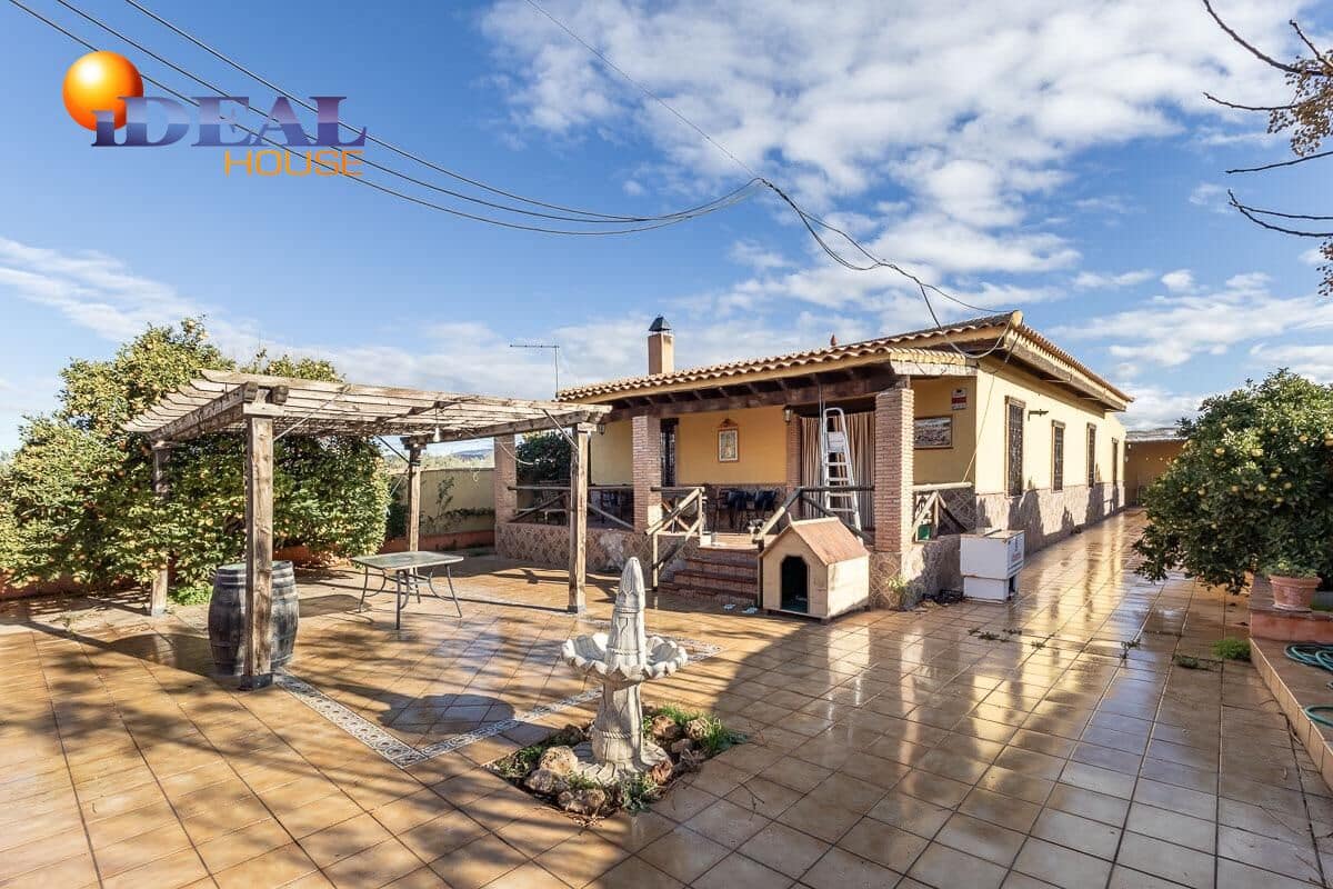 4 makuuhuone Huvila myytävänä paikassa La Zubia mukana 
autotalli - 795 000 € (Ref: 9433911)