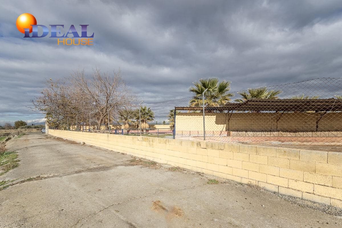 4 makuuhuone Huvila myytävänä paikassa La Zubia mukana 
autotalli - 795 000 € (Ref: 9433911)