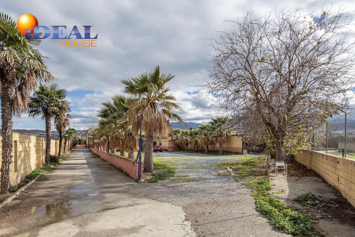 4 makuuhuone Huvila myytävänä paikassa La Zubia mukana 
autotalli - 795 000 € (Ref: 9433911)