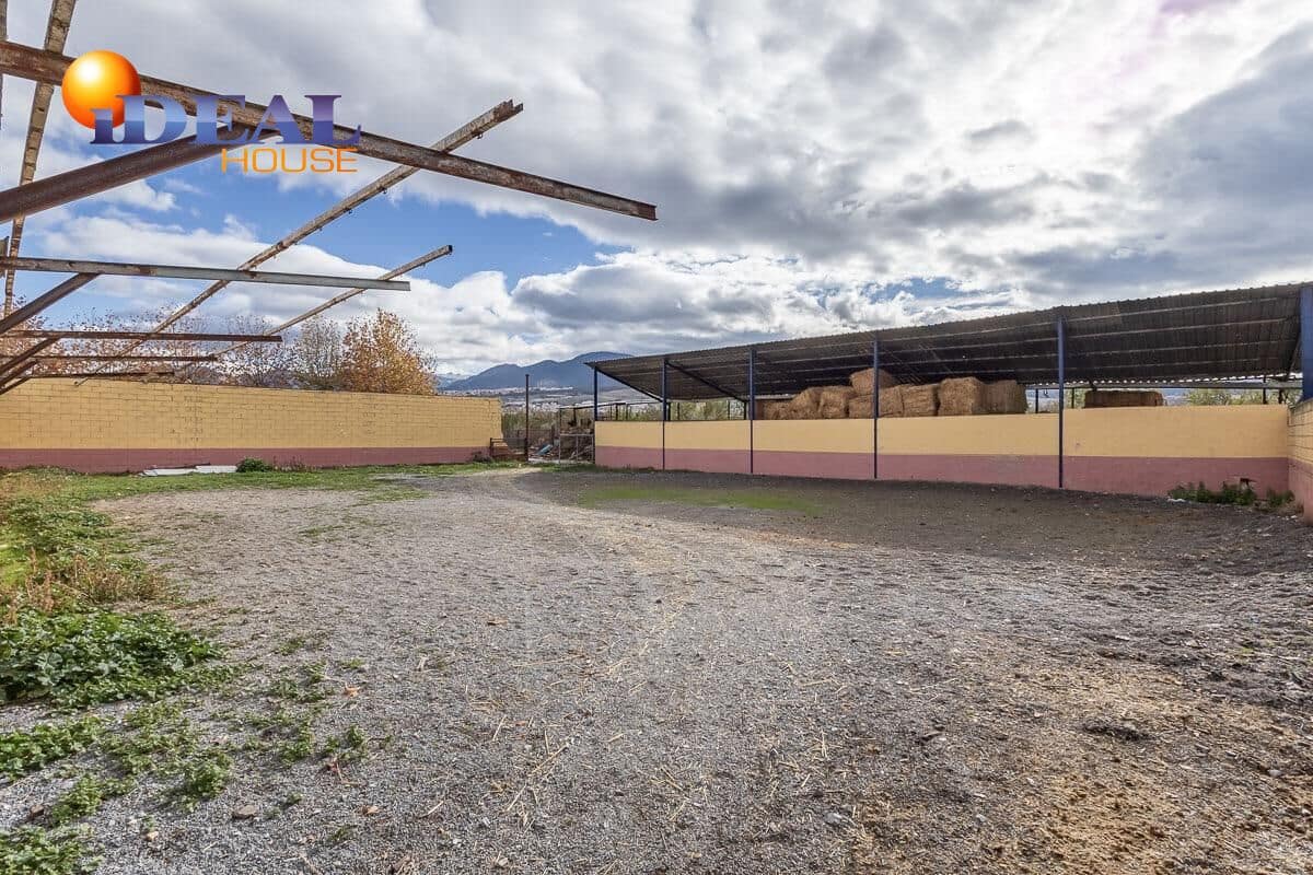 4 makuuhuone Huvila myytävänä paikassa La Zubia mukana 
autotalli - 795 000 € (Ref: 9433911)