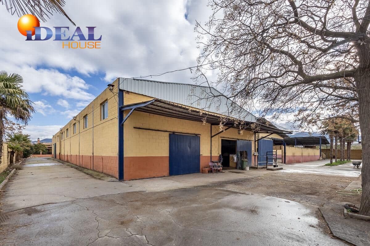 4 makuuhuone Huvila myytävänä paikassa La Zubia mukana 
autotalli - 795 000 € (Ref: 9433911)