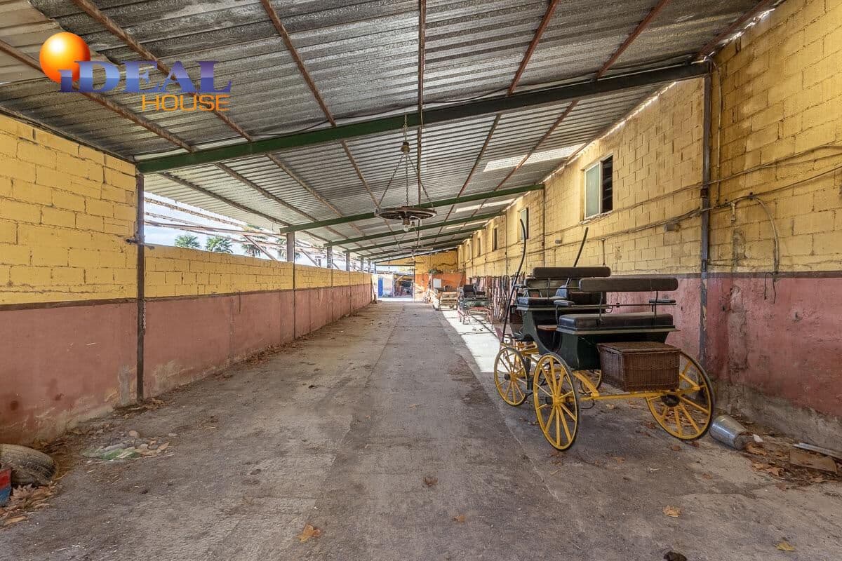 4 makuuhuone Huvila myytävänä paikassa La Zubia mukana 
autotalli - 795 000 € (Ref: 9433911)