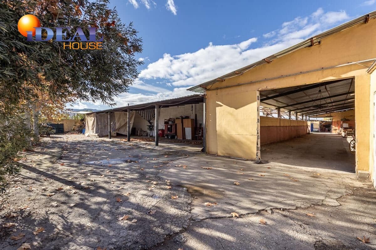 4 makuuhuone Huvila myytävänä paikassa La Zubia mukana 
autotalli - 795 000 € (Ref: 9433911)