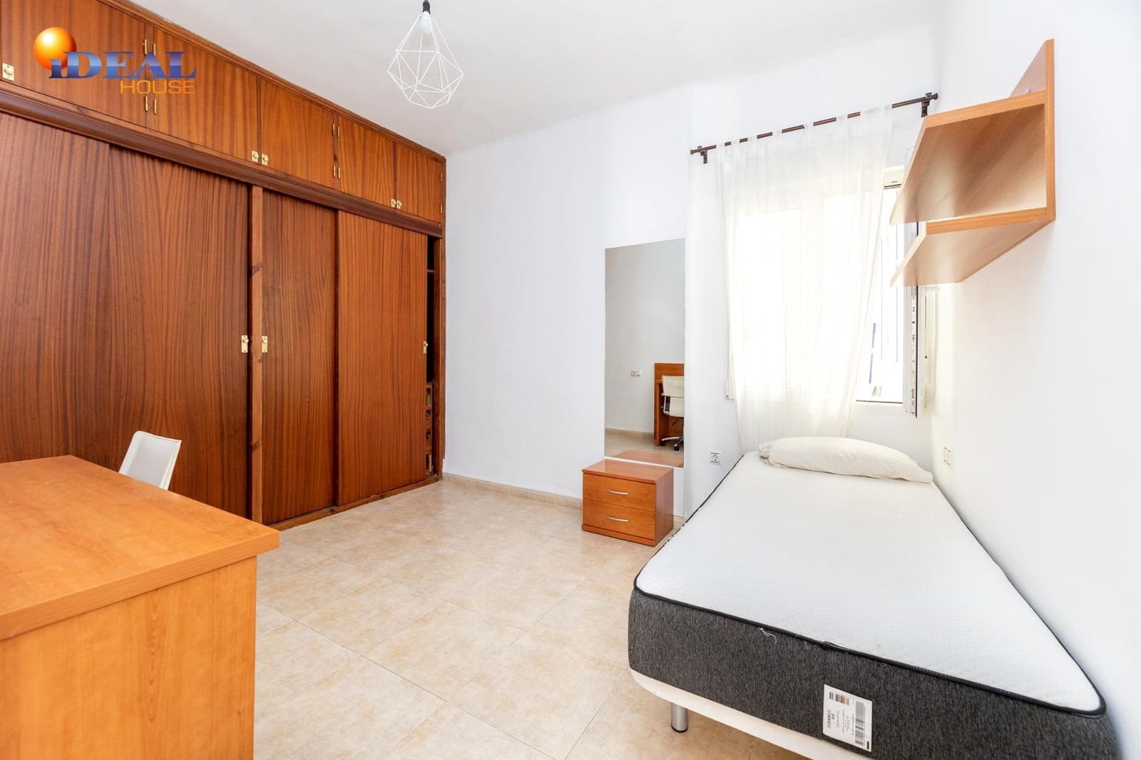 4 slaapkamer Flat te koop in Granada stad - € 360.000 (Ref: 9433912)