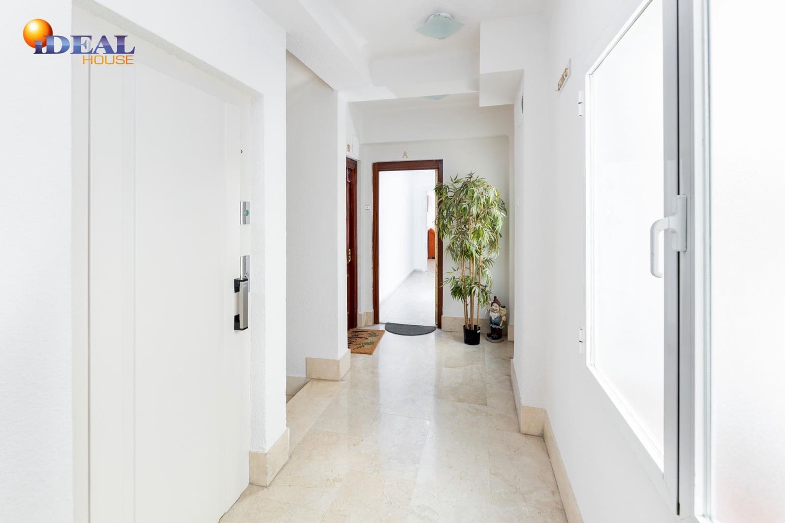 4 slaapkamer Flat te koop in Granada stad - € 360.000 (Ref: 9433912)