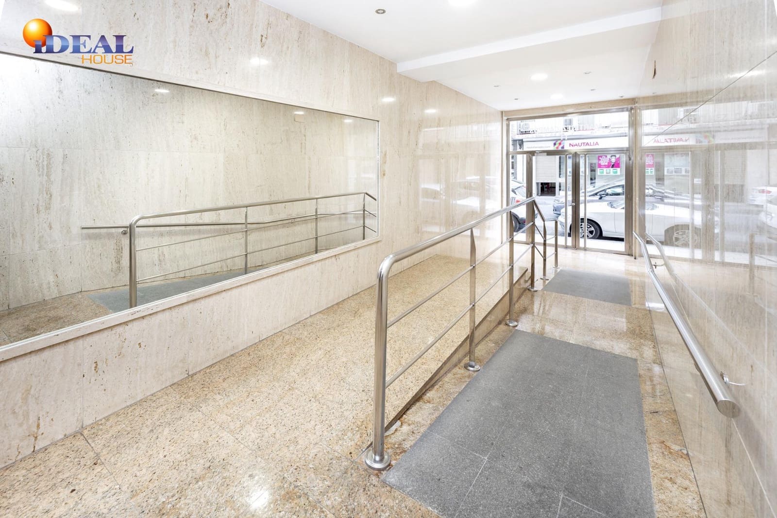 4 slaapkamer Flat te koop in Granada stad - € 360.000 (Ref: 9433912)