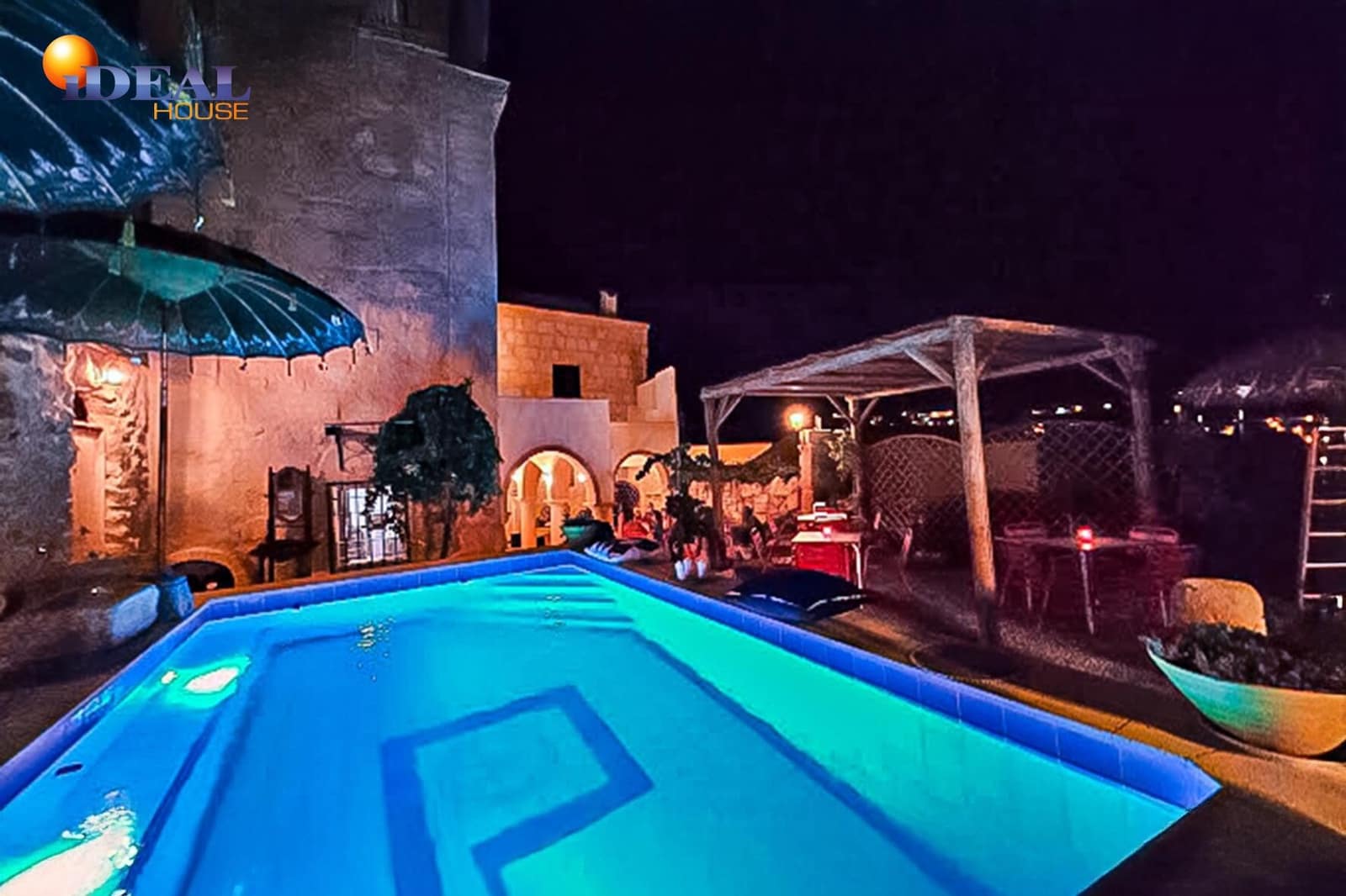 6 quarto Hotel para venda em Alcala la Real com piscina garagem - 550 000 € (Ref: 9433915)