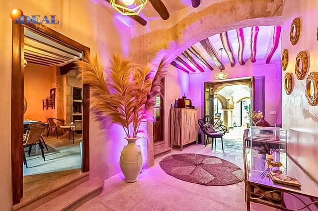 6 quarto Hotel para venda em Alcalá la Real com piscina garagem - 550 000 € (Ref: 9433915)