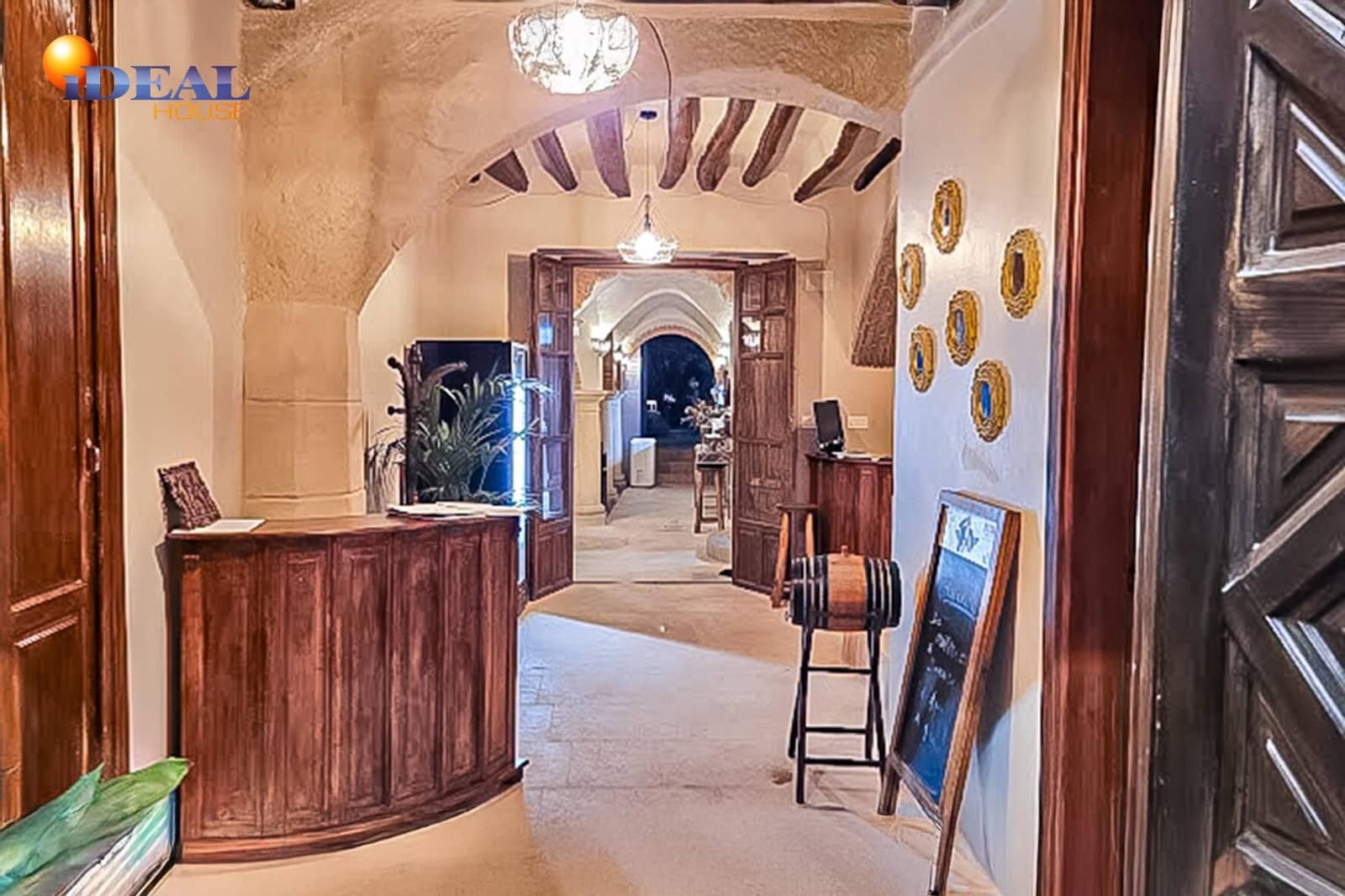 6 quarto Hotel para venda em Alcala la Real com piscina garagem - 550 000 € (Ref: 9433915)