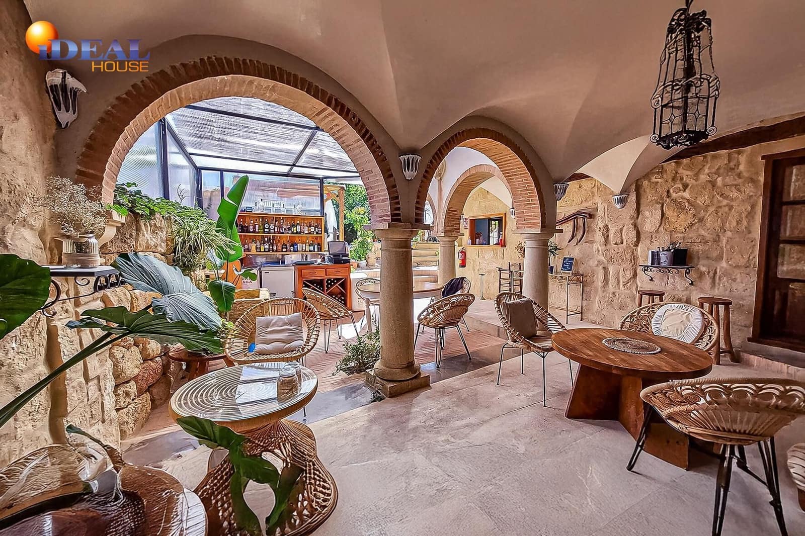 6 quarto Hotel para venda em Alcala la Real com piscina garagem - 550 000 € (Ref: 9433915)