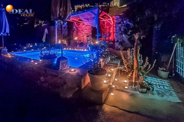 6 quarto Hotel para venda em Alcalá la Real com piscina garagem - 550 000 € (Ref: 9433915)