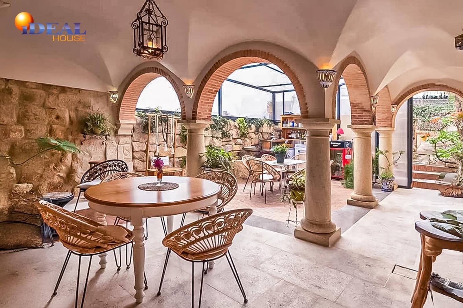 6 quarto Hotel para venda em Alcala la Real com piscina garagem - 550 000 € (Ref: 9433915)