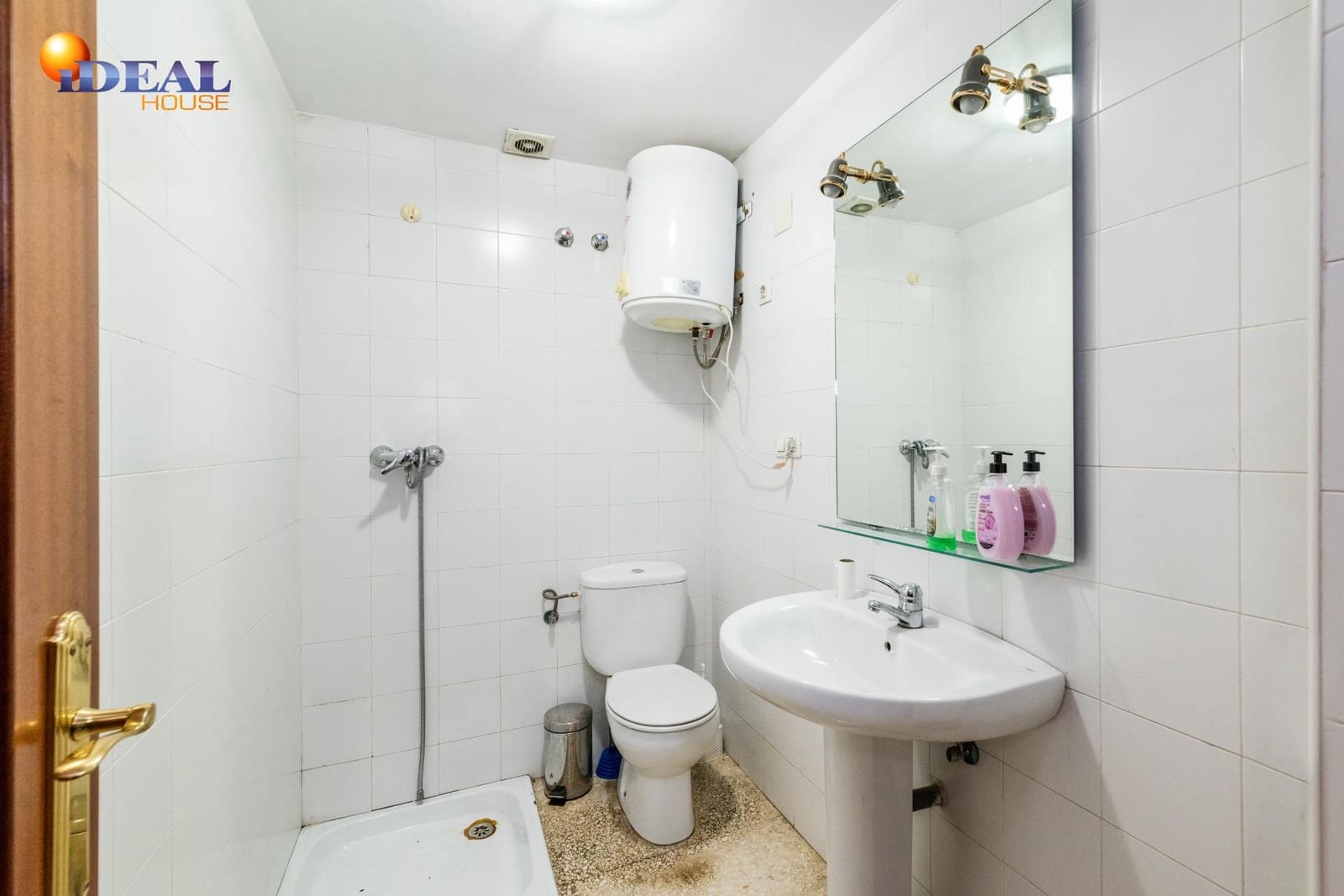 Kommersiell till salu i Granada stad - 230 000 € (Ref: 9433918)