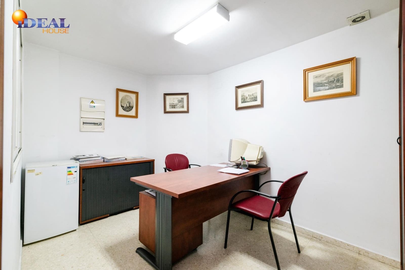 Kommersiell till salu i Granada stad - 230 000 € (Ref: 9433918)