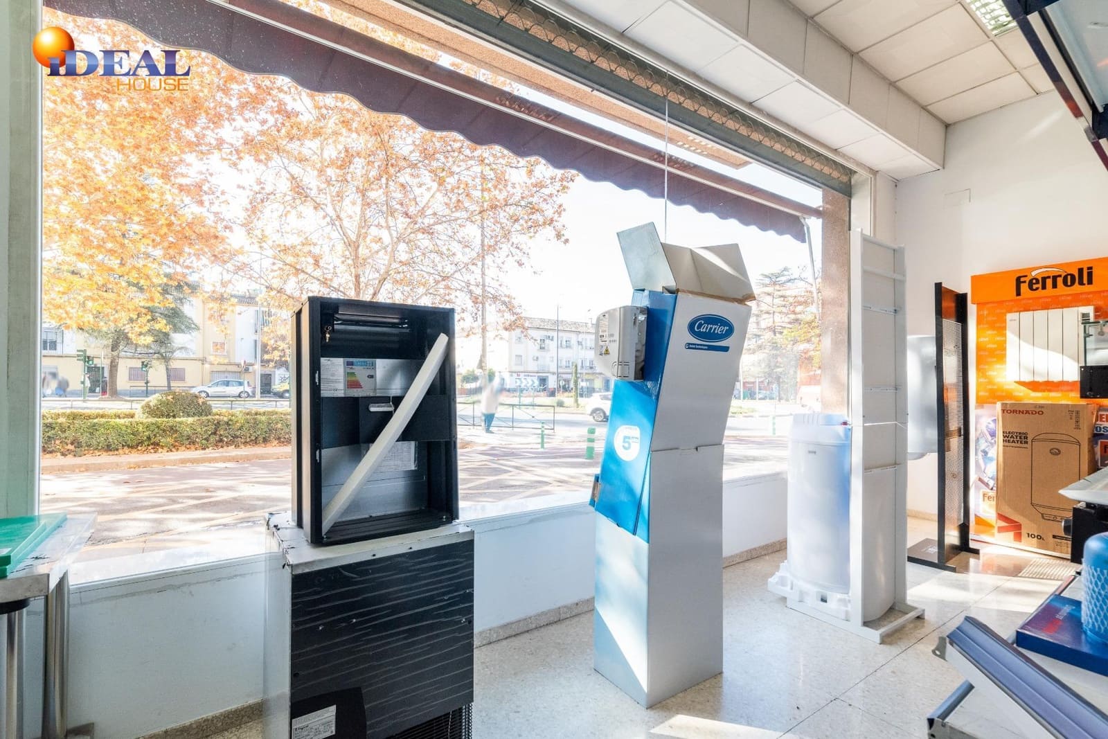 Kommersiell till salu i Granada stad - 230 000 € (Ref: 9433918)