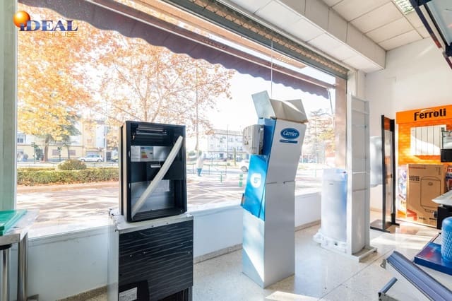 Kommersiell till salu i Avda. Federico Garcia Lorca - Nueva Estación Autobuses, Granada stad - 230 000 € (Ref: 9433918)