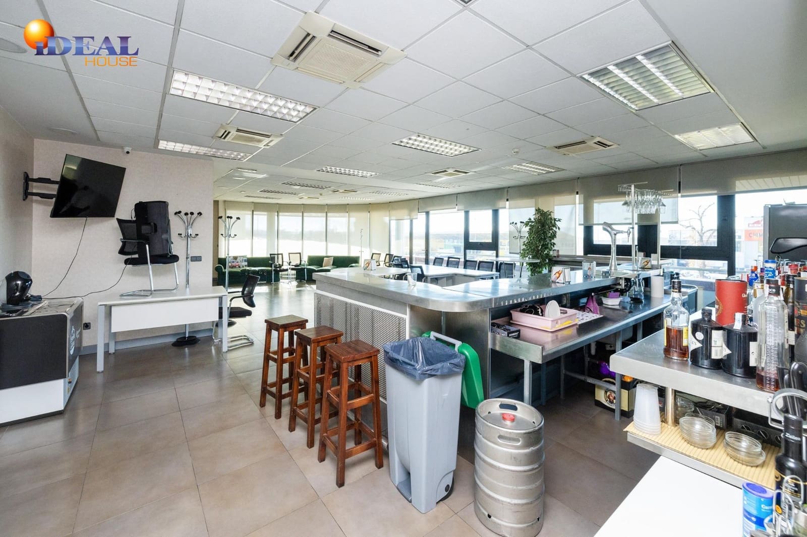 Bedrift til salgs i Peligros - € 2 300 000 (Ref: 9433920)