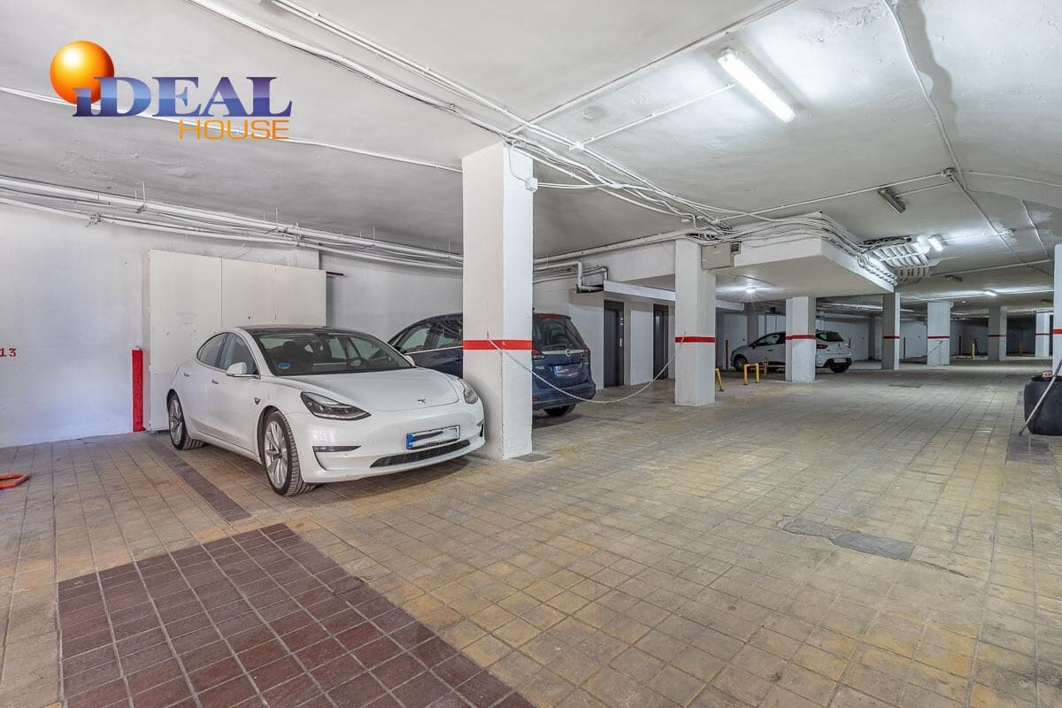 3 bedroom Penthouse for sale in Sierra Nevada with garage - € 230,000 (Ref: 9433921)