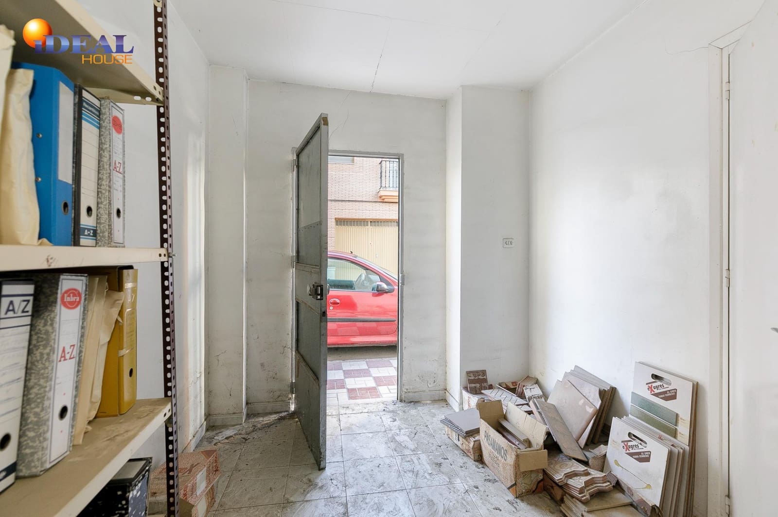 Erhverv til salg i Albolote - € 150.000 (Ref: 9433924)