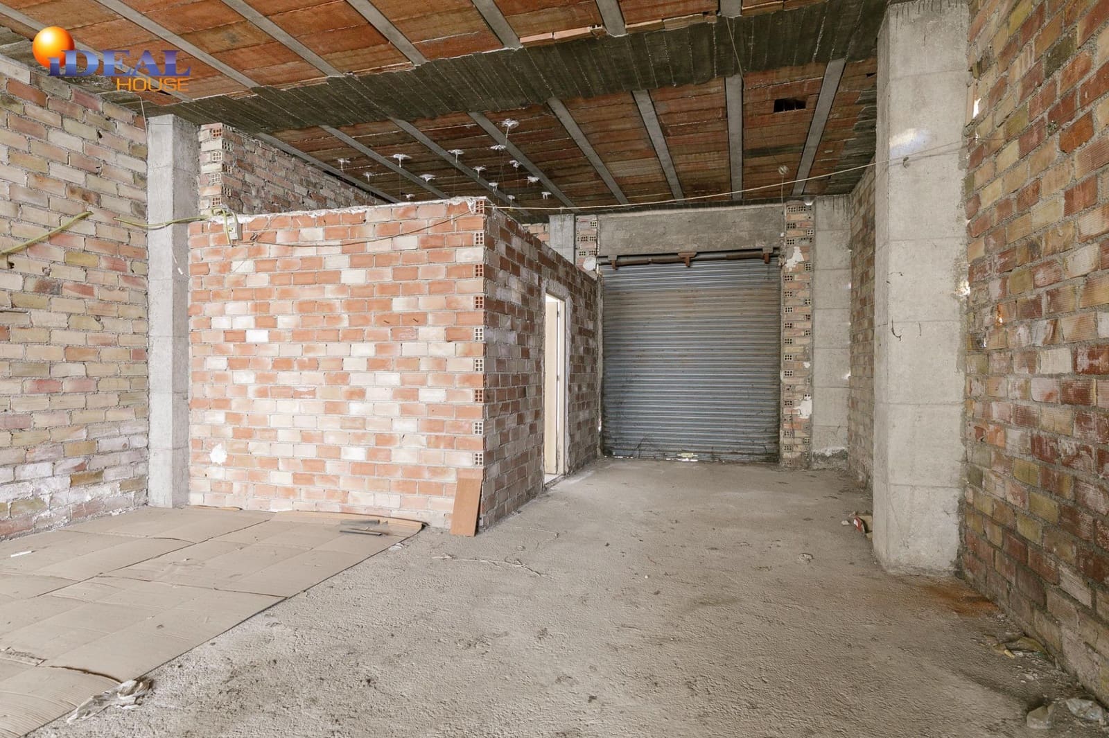 Erhverv til salg i Albolote - € 150.000 (Ref: 9433924)