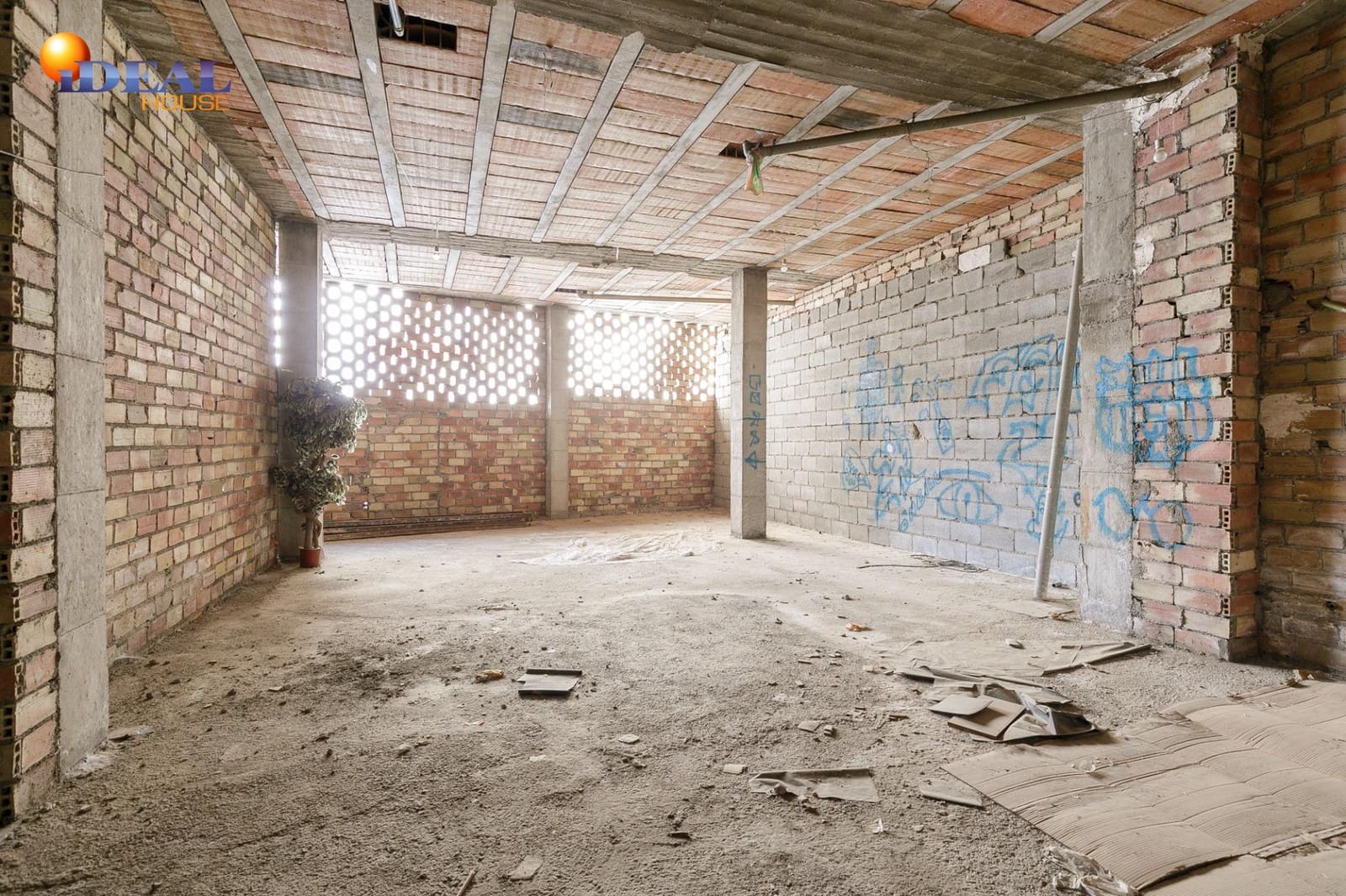 Erhverv til salg i Albolote - € 150.000 (Ref: 9433924)