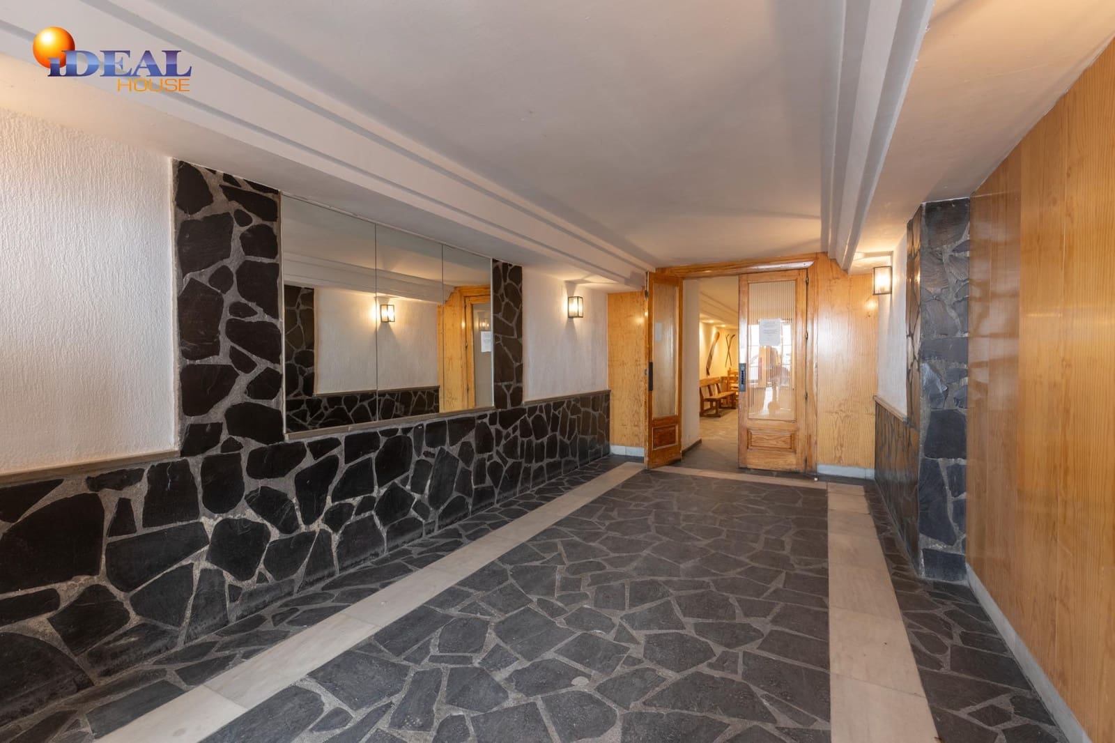 1 slaapkamer Appartement te koop in Sierra Nevada met garage - € 119.900 (Ref: 9433925)