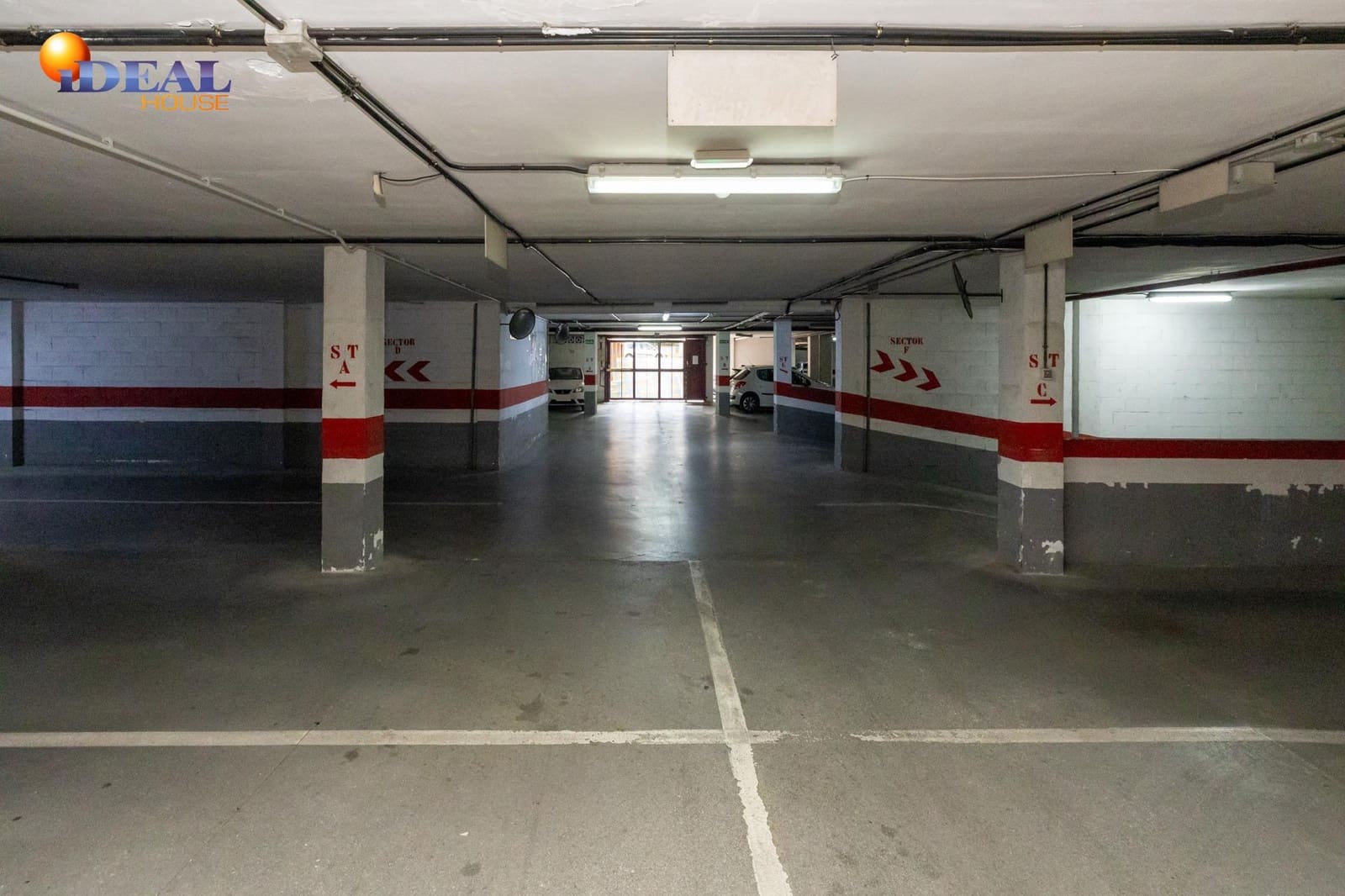 Garage for sale in Granada city - € 18,000 (Ref: 9433928)