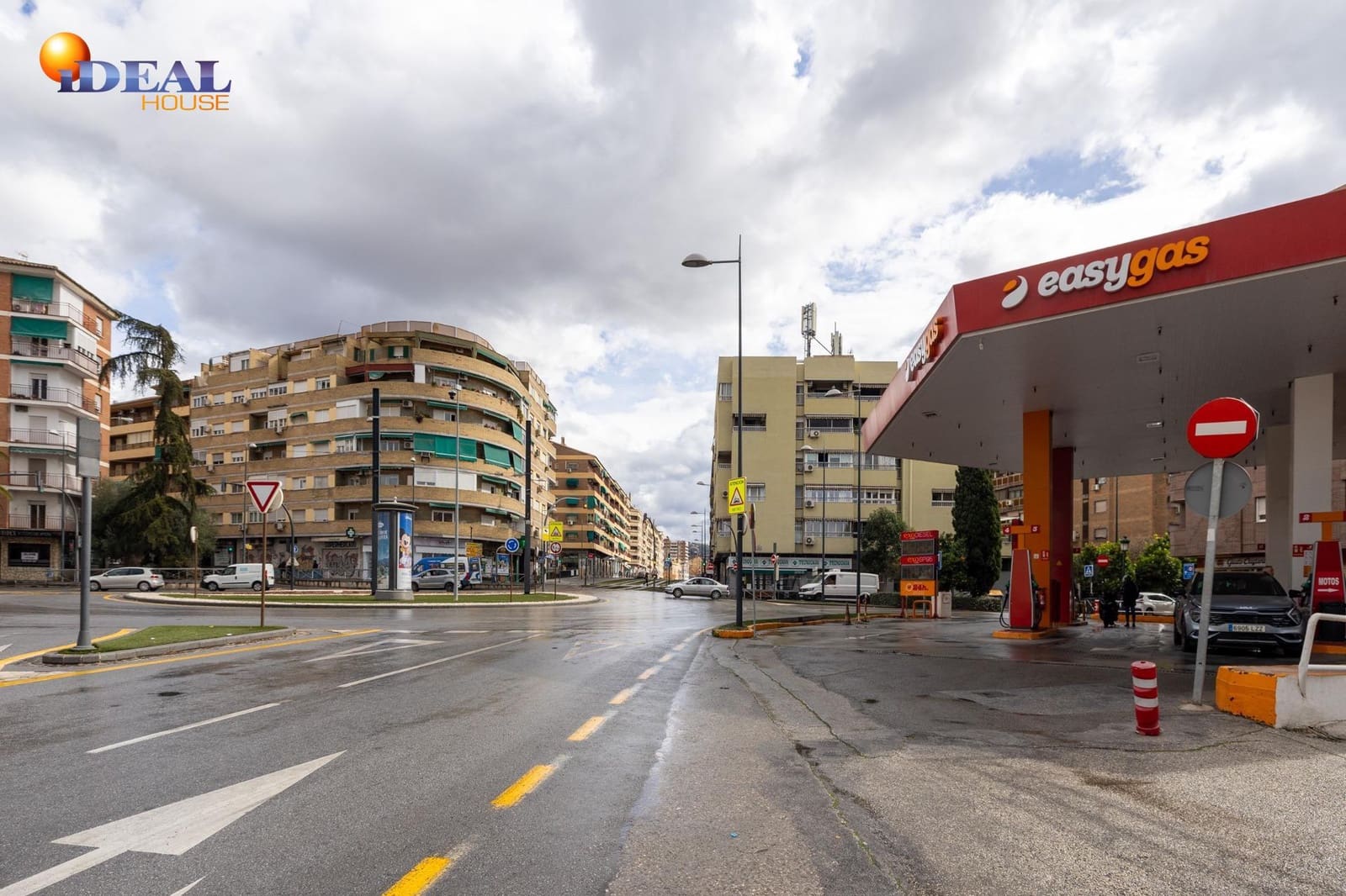 Garage for sale in Granada city - € 18,000 (Ref: 9433928)