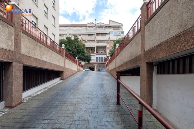 Garage for sale in Granada city - € 18,000 (Ref: 9433928)