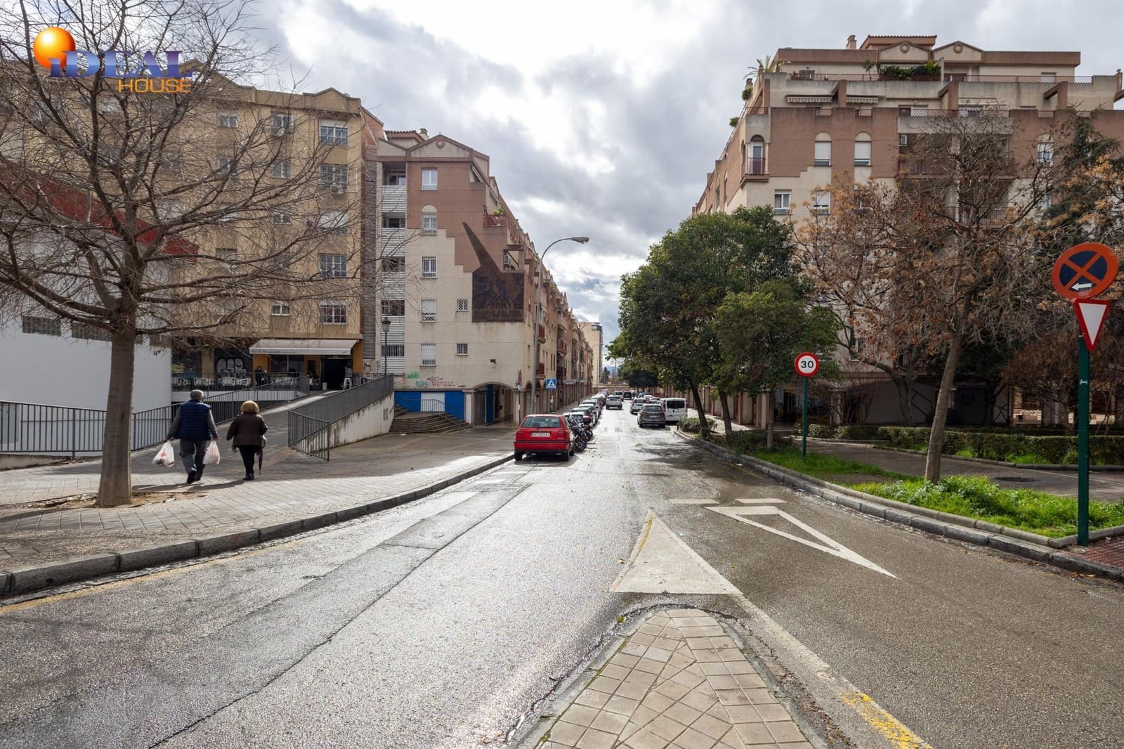 Garage for sale in Granada city - € 18,000 (Ref: 9433928)