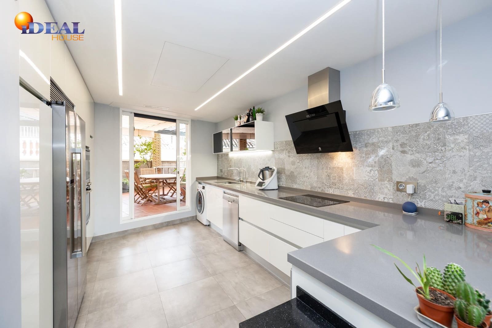 3 makuuhuone Rivitalo myytävänä paikassa Maracena mukana 
autotalli - 390 900 € (Ref: 9433930)