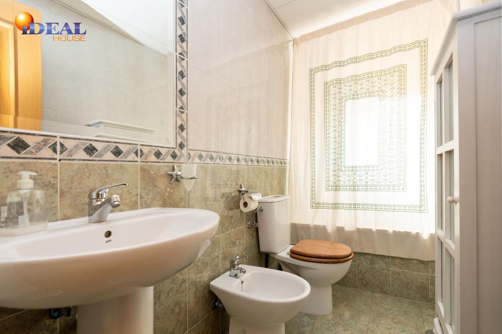 3 makuuhuone Rivitalo myytävänä paikassa Maracena mukana 
autotalli - 390 900 € (Ref: 9433930)