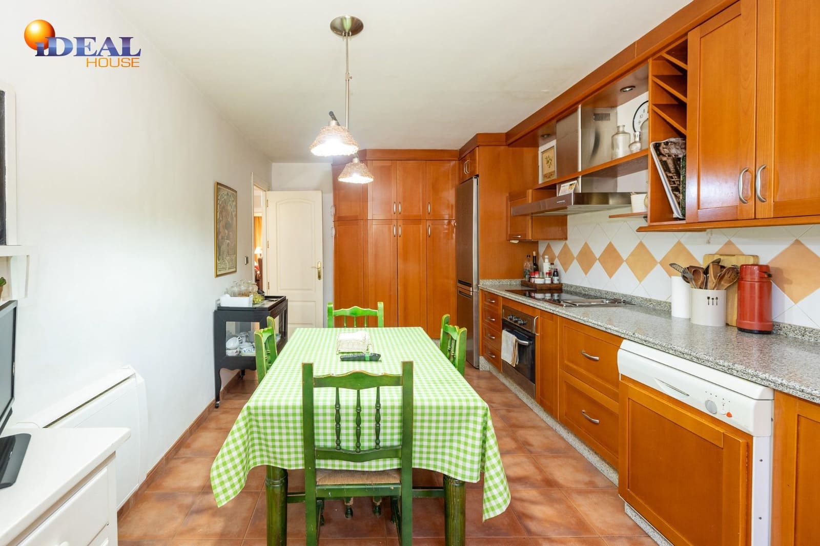 4 bedroom Villa for sale in Alhendin with pool garage - € 345,000 (Ref: 9433931)