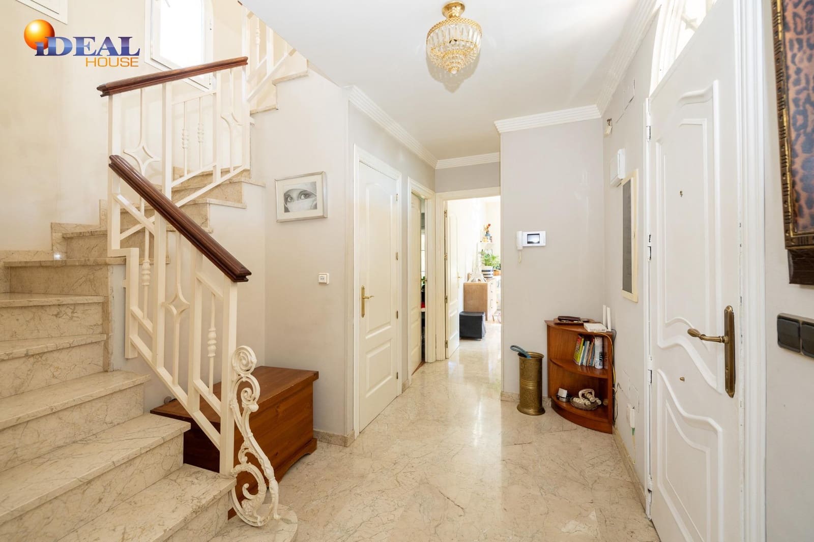 4 bedroom Villa for sale in Alhendin with pool garage - € 345,000 (Ref: 9433931)