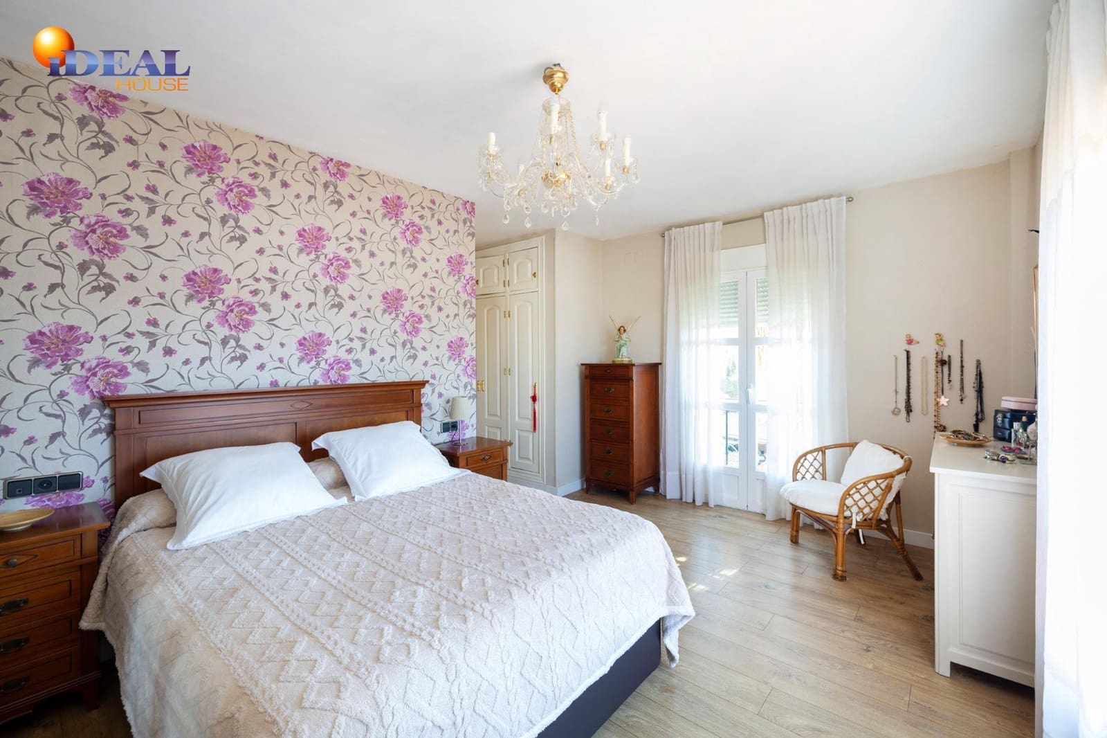 4 bedroom Villa for sale in Alhendin with pool garage - € 345,000 (Ref: 9433931)