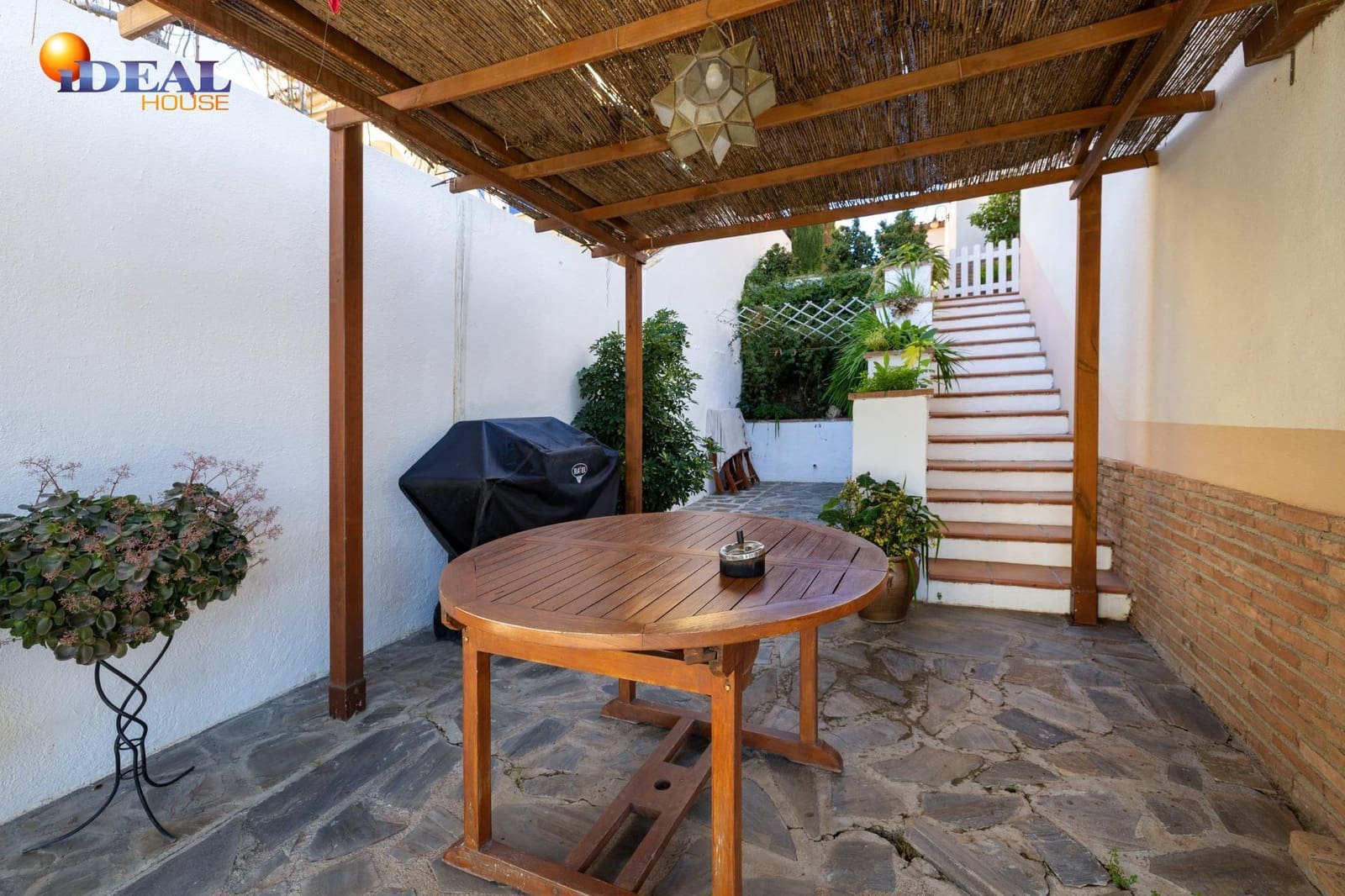 4 bedroom Villa for sale in Alhendin with pool garage - € 345,000 (Ref: 9433931)