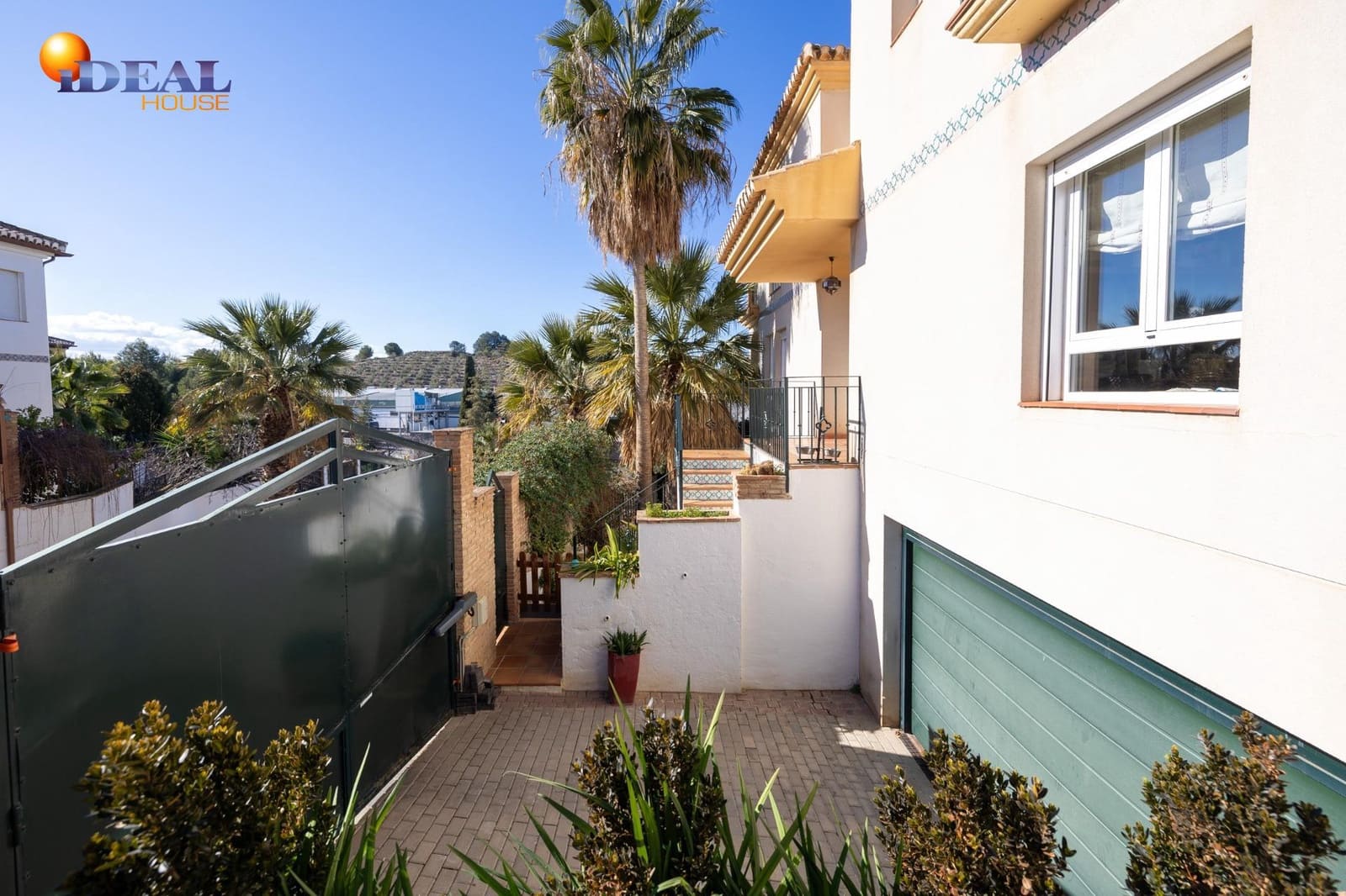 4 bedroom Villa for sale in Alhendin with pool garage - € 345,000 (Ref: 9433931)