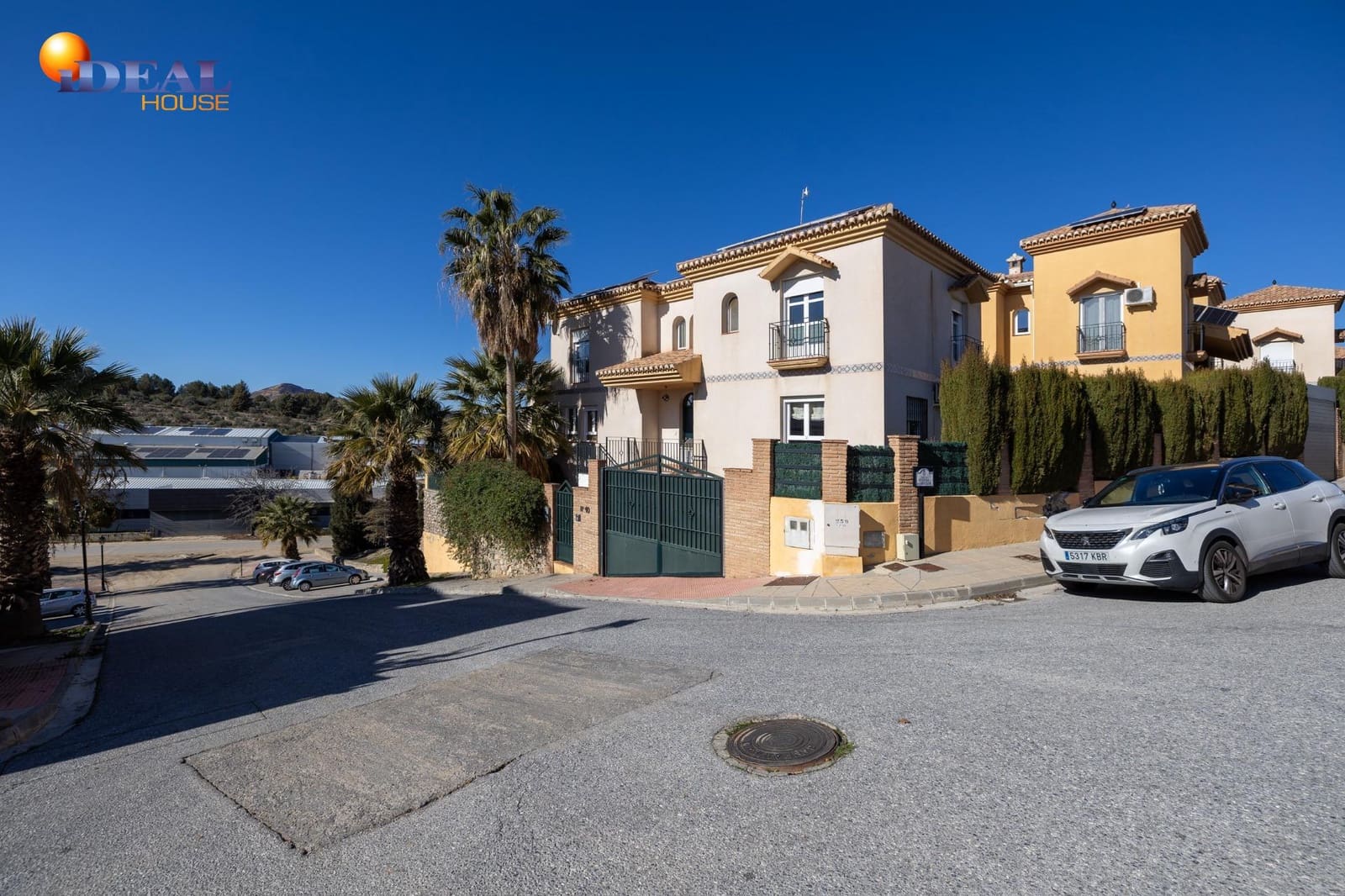 4 bedroom Villa for sale in Alhendin with pool garage - € 345,000 (Ref: 9433931)