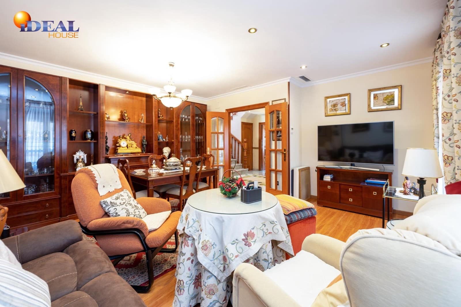 6 soverom Villa til salgs i Granada by med svømmebasseng - € 745 000 (Ref: 9433936)